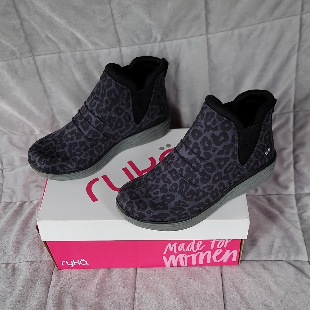 Ryka Women's Water Repellent  Dark Leopard  Niah Animal Ankle Boots size 7 wide